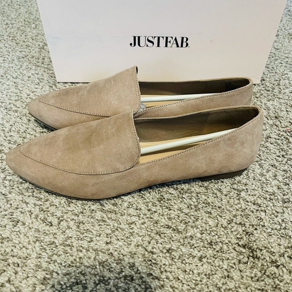 Just Fab Taupe size 8.5 Flats - Picture 3 of 5